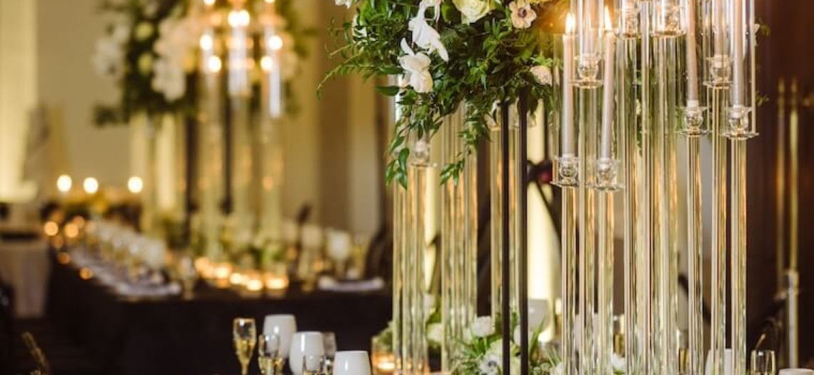 Chic Contrast: Luxe Linens & Bold Decor