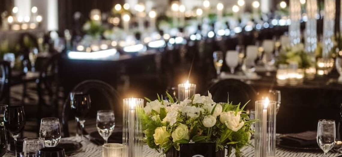 Chic Contrast: Luxe Linens & Bold Decor