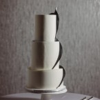 Chic Contrast: Luxe Linens & Bold Decor