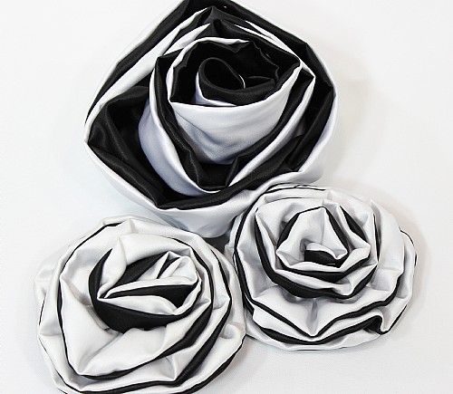 Black and White Lamour Rosettes